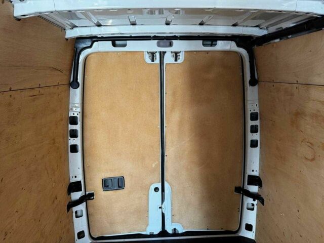 Білий Мерседес Sprinter, об'ємом двигуна 2.2 л та пробігом 316 тис. км за 14999 $, фото 4 на Automoto.ua