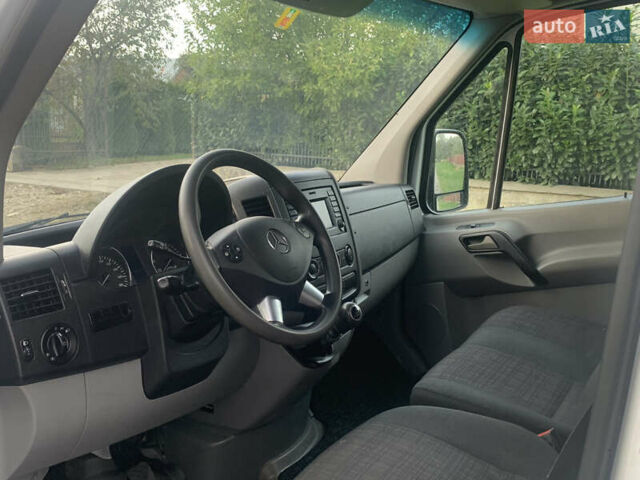 Белый Мерседес Sprinter, объемом двигателя 3 л и пробегом 310 тыс. км за 27990 $, фото 9 на Automoto.ua
