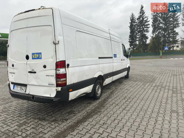 Белый Мерседес Sprinter, объемом двигателя 2.2 л и пробегом 570 тыс. км за 6500 $, фото 5 на Automoto.ua