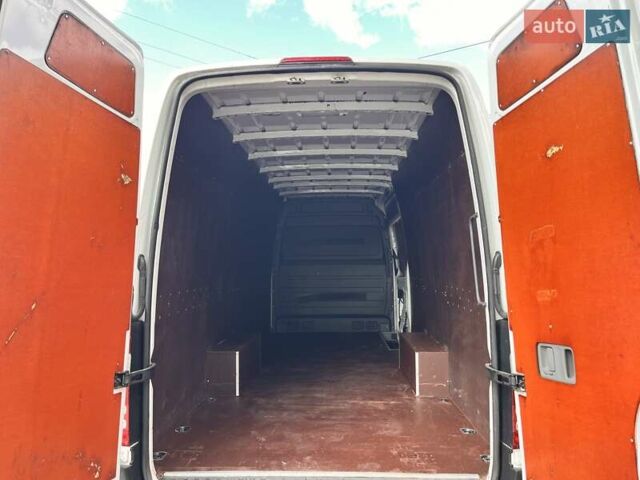 Белый Мерседес Sprinter, объемом двигателя 2.2 л и пробегом 385 тыс. км за 23638 $, фото 8 на Automoto.ua
