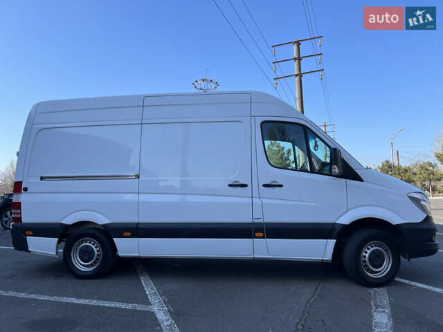 Белый Мерседес Sprinter, объемом двигателя 2.14 л и пробегом 378 тыс. км за 17399 $, фото 2 на Automoto.ua