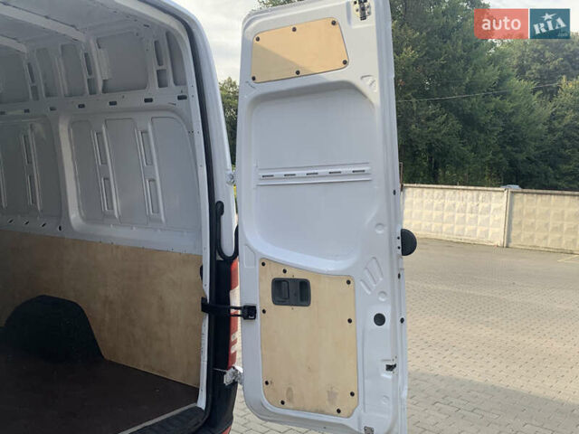 Белый Мерседес Sprinter, объемом двигателя 3 л и пробегом 307 тыс. км за 27990 $, фото 28 на Automoto.ua