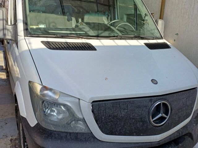 Белый Мерседес Sprinter, объемом двигателя 2.1 л и пробегом 440 тыс. км за 19500 $, фото 2 на Automoto.ua