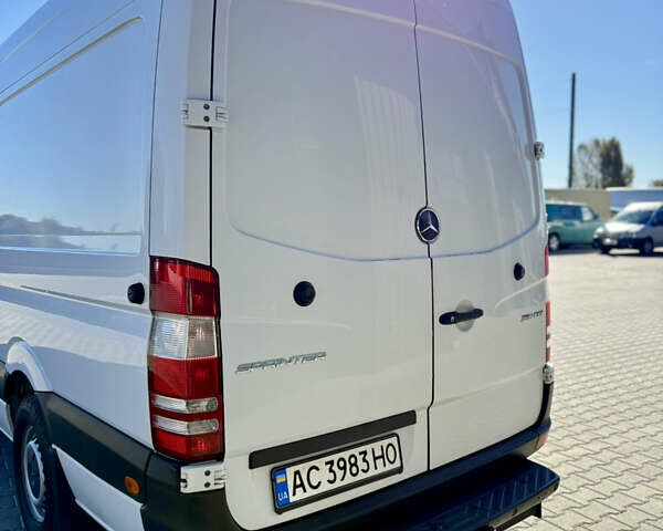 Белый Мерседес Sprinter, объемом двигателя 3 л и пробегом 245 тыс. км за 32000 $, фото 9 на Automoto.ua