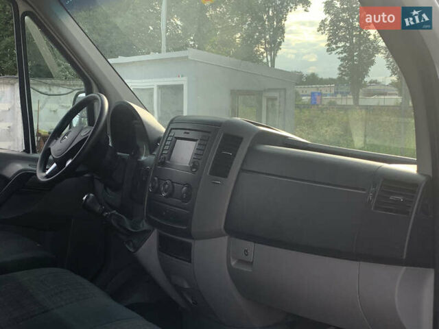 Белый Мерседес Sprinter, объемом двигателя 3 л и пробегом 307 тыс. км за 27990 $, фото 11 на Automoto.ua