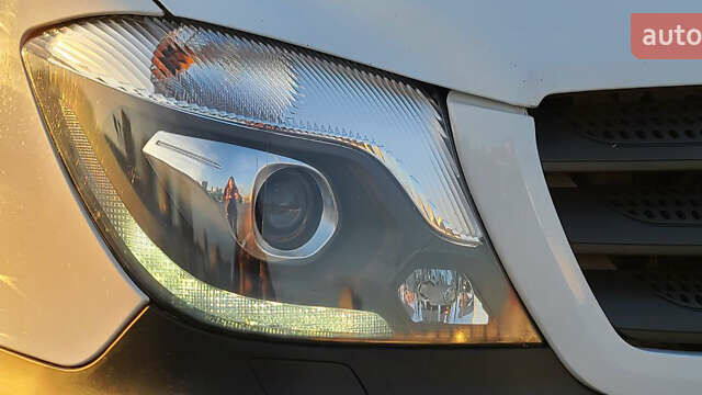 Белый Мерседес Sprinter, объемом двигателя 2.14 л и пробегом 378 тыс. км за 17399 $, фото 9 на Automoto.ua