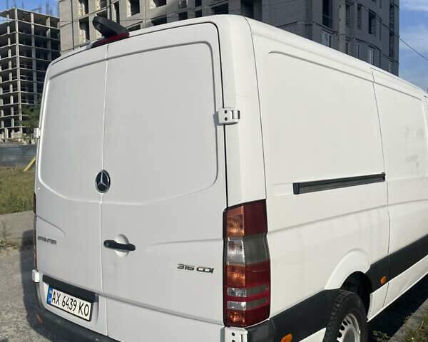 Белый Мерседес Sprinter, объемом двигателя 0 л и пробегом 221 тыс. км за 18700 $, фото 3 на Automoto.ua