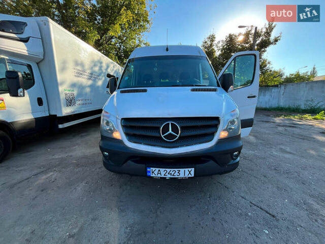 Белый Мерседес Sprinter, объемом двигателя 3 л и пробегом 313 тыс. км за 31000 $, фото 2 на Automoto.ua