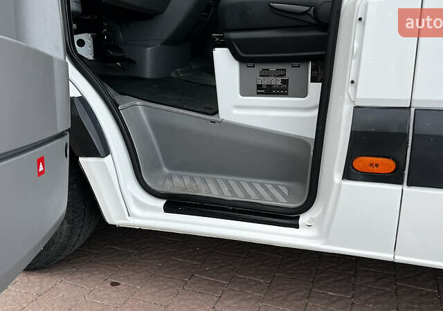Белый Мерседес Sprinter, объемом двигателя 0 л и пробегом 408 тыс. км за 24000 $, фото 44 на Automoto.ua