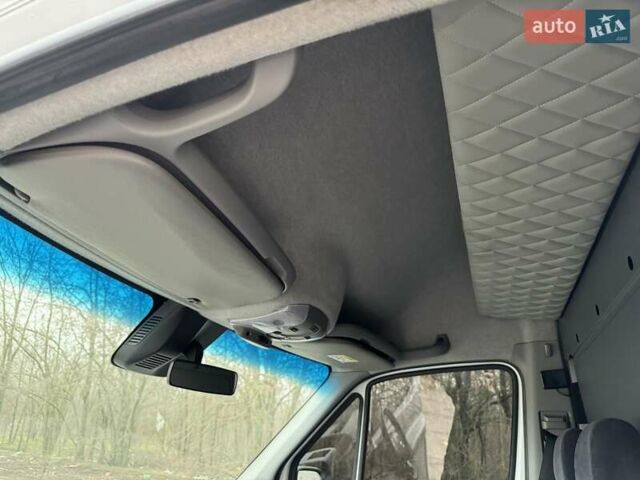 Белый Мерседес Sprinter, объемом двигателя 2.1 л и пробегом 420 тыс. км за 19500 $, фото 31 на Automoto.ua