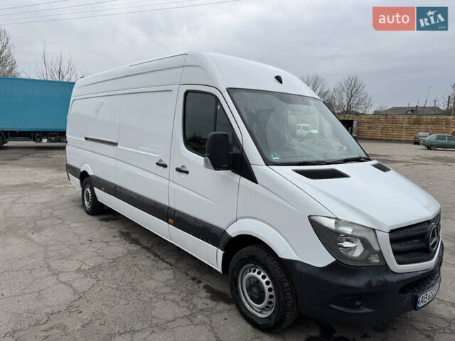 Белый Мерседес Sprinter, объемом двигателя 2.99 л и пробегом 357 тыс. км за 25500 $, фото 2 на Automoto.ua