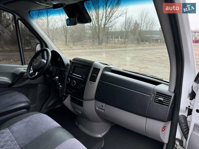 Белый Мерседес Sprinter, объемом двигателя 2.1 л и пробегом 420 тыс. км за 19500 $, фото 19 на Automoto.ua