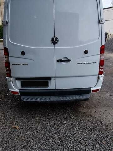 Белый Мерседес Sprinter, объемом двигателя 2.14 л и пробегом 460 тыс. км за 16900 $, фото 7 на Automoto.ua