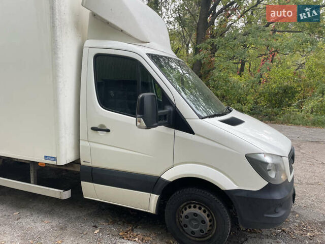Белый Мерседес Sprinter, объемом двигателя 2.1 л и пробегом 361 тыс. км за 18500 $, фото 3 на Automoto.ua
