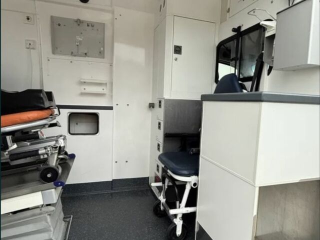 Белый Мерседес Sprinter, объемом двигателя 2.2 л и пробегом 333 тыс. км за 20374 $, фото 7 на Automoto.ua