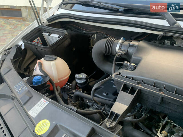 Белый Мерседес Sprinter, объемом двигателя 3 л и пробегом 310 тыс. км за 27990 $, фото 32 на Automoto.ua