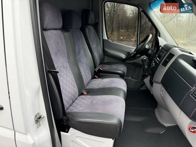 Белый Мерседес Sprinter, объемом двигателя 2.1 л и пробегом 420 тыс. км за 19500 $, фото 21 на Automoto.ua