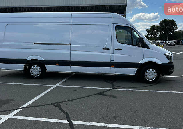 Белый Мерседес Sprinter, объемом двигателя 2.2 л и пробегом 386 тыс. км за 22450 $, фото 5 на Automoto.ua