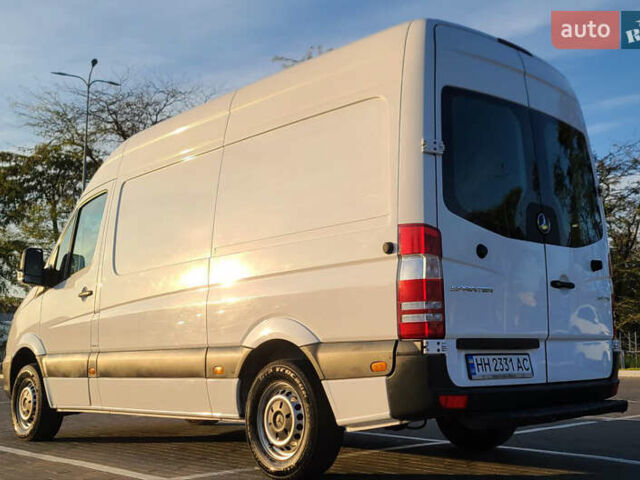 Белый Мерседес Sprinter, объемом двигателя 2.2 л и пробегом 375 тыс. км за 17400 $, фото 3 на Automoto.ua