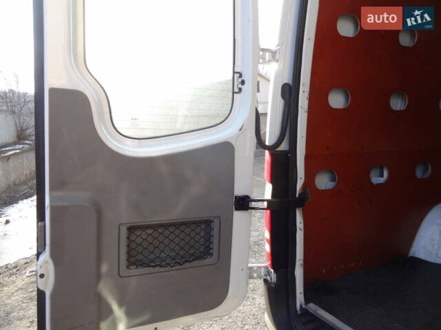 Белый Мерседес Sprinter, объемом двигателя 2.14 л и пробегом 223 тыс. км за 22900 $, фото 6 на Automoto.ua