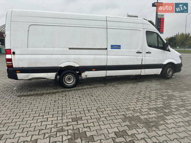 Белый Мерседес Sprinter, объемом двигателя 2.2 л и пробегом 570 тыс. км за 6500 $, фото 6 на Automoto.ua