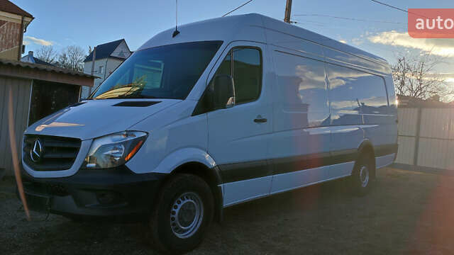 Белый Мерседес Sprinter, объемом двигателя 3 л и пробегом 170 тыс. км за 27500 $, фото 1 на Automoto.ua