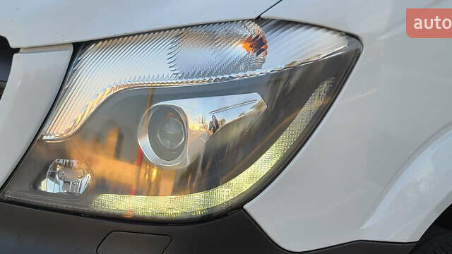 Белый Мерседес Sprinter, объемом двигателя 2.14 л и пробегом 378 тыс. км за 17399 $, фото 10 на Automoto.ua