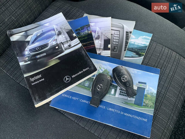 Белый Мерседес Sprinter, объемом двигателя 3 л и пробегом 310 тыс. км за 27990 $, фото 44 на Automoto.ua