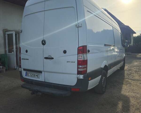 Белый Мерседес Sprinter, объемом двигателя 2.14 л и пробегом 478 тыс. км за 22891 $, фото 3 на Automoto.ua