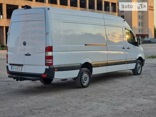 Белый Мерседес Sprinter, объемом двигателя 2.99 л и пробегом 409 тыс. км за 34000 $, фото 2 на Automoto.ua