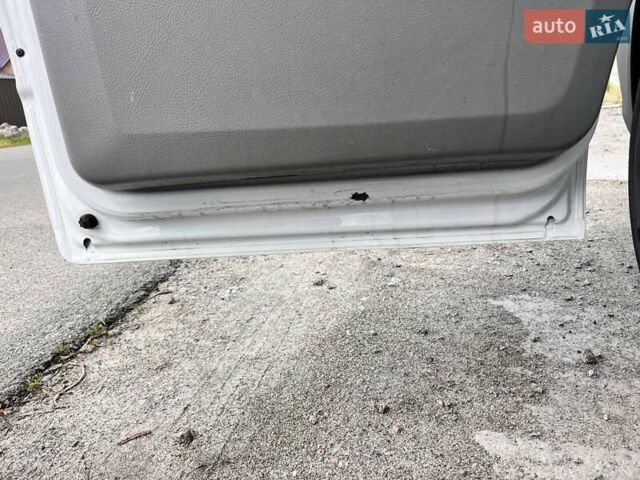 Белый Мерседес Sprinter, объемом двигателя 2.2 л и пробегом 385 тыс. км за 23638 $, фото 12 на Automoto.ua