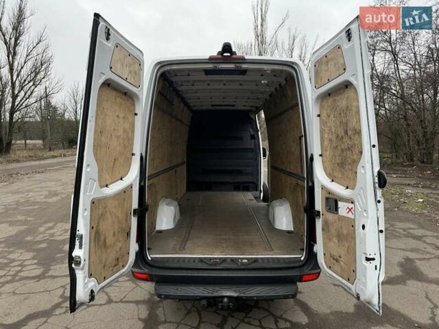 Белый Мерседес Sprinter, объемом двигателя 2.1 л и пробегом 420 тыс. км за 19500 $, фото 12 на Automoto.ua