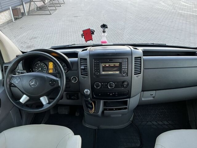 Білий Мерседес Sprinter, об'ємом двигуна 2.1 л та пробігом 320 тис. км за 25000 $, фото 9 на Automoto.ua