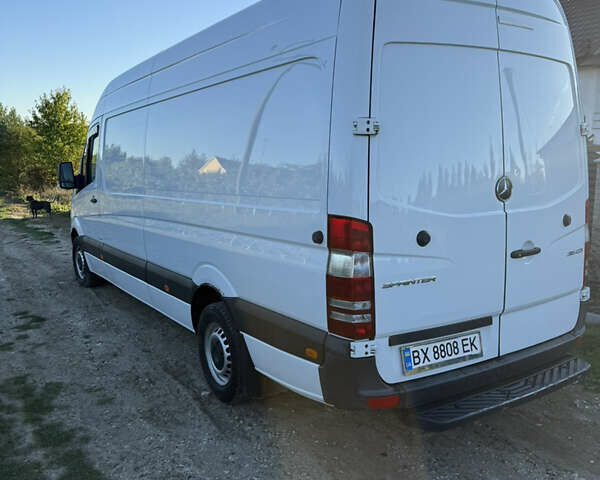 Белый Мерседес Sprinter, объемом двигателя 2.2 л и пробегом 288 тыс. км за 20500 $, фото 3 на Automoto.ua