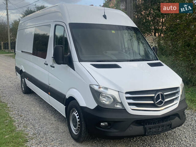 Белый Мерседес Sprinter, объемом двигателя 3 л и пробегом 310 тыс. км за 27990 $, фото 2 на Automoto.ua