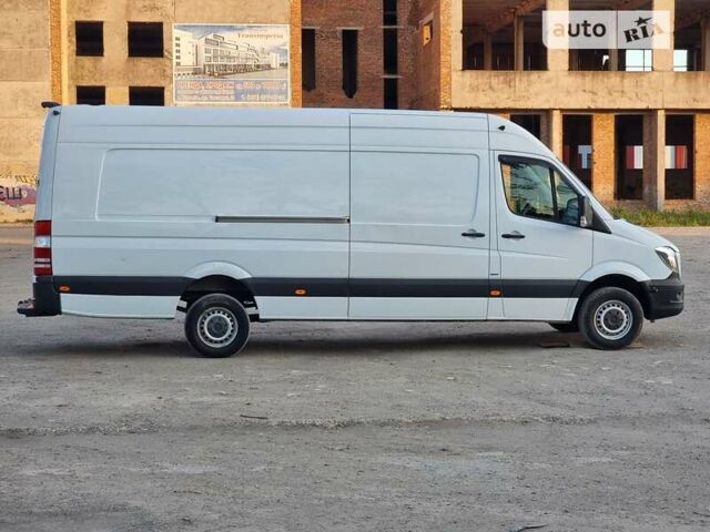 Белый Мерседес Sprinter, объемом двигателя 2.99 л и пробегом 409 тыс. км за 34000 $, фото 4 на Automoto.ua