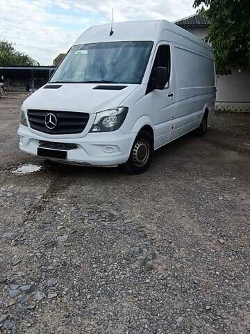 Белый Мерседес Sprinter, объемом двигателя 2.14 л и пробегом 460 тыс. км за 16900 $, фото 4 на Automoto.ua