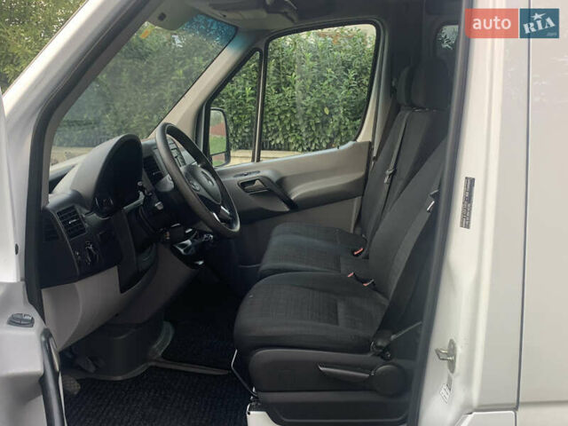 Белый Мерседес Sprinter, объемом двигателя 3 л и пробегом 310 тыс. км за 27990 $, фото 8 на Automoto.ua