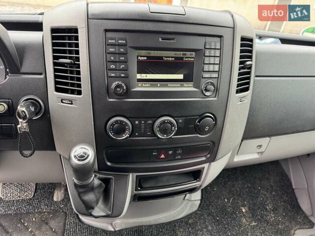Белый Мерседес Sprinter, объемом двигателя 2.99 л и пробегом 357 тыс. км за 25500 $, фото 12 на Automoto.ua