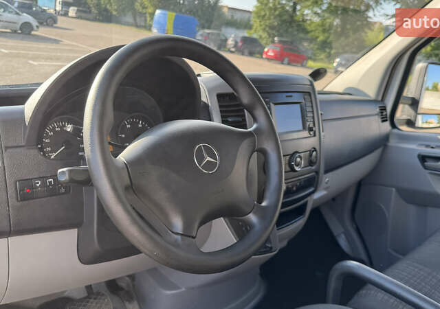 Белый Мерседес Sprinter, объемом двигателя 2.2 л и пробегом 275 тыс. км за 21900 $, фото 22 на Automoto.ua