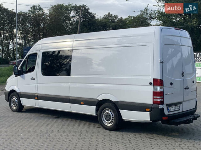 Белый Мерседес Sprinter, объемом двигателя 3 л и пробегом 307 тыс. км за 27990 $, фото 5 на Automoto.ua