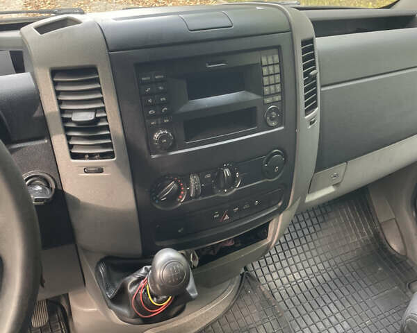 Белый Мерседес Sprinter, объемом двигателя 2.1 л и пробегом 361 тыс. км за 18500 $, фото 23 на Automoto.ua