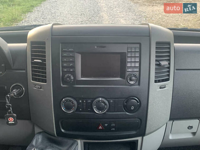 Белый Мерседес Sprinter, объемом двигателя 3 л и пробегом 310 тыс. км за 27990 $, фото 15 на Automoto.ua