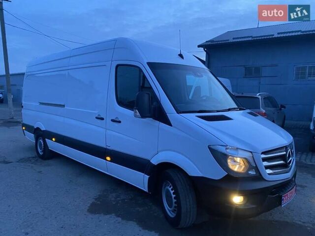 Белый Мерседес Sprinter, объемом двигателя 2.1 л и пробегом 255 тыс. км за 17500 $, фото 2 на Automoto.ua