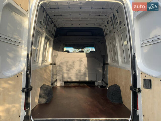 Белый Мерседес Sprinter, объемом двигателя 3 л и пробегом 310 тыс. км за 27990 $, фото 25 на Automoto.ua