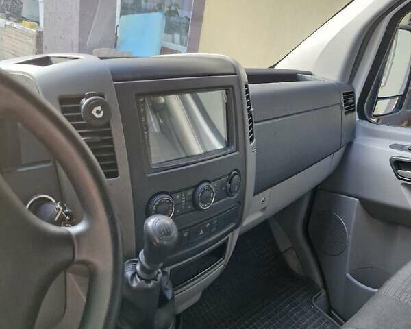 Белый Мерседес Sprinter, объемом двигателя 2.14 л и пробегом 270 тыс. км за 16800 $, фото 8 на Automoto.ua