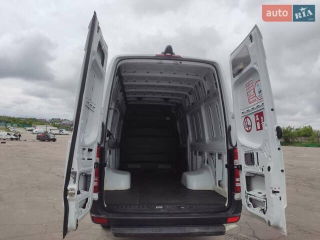 Белый Мерседес Sprinter, объемом двигателя 0 л и пробегом 291 тыс. км за 28900 $, фото 38 на Automoto.ua