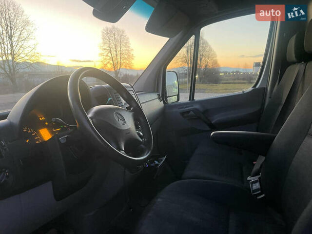 Белый Мерседес Sprinter, объемом двигателя 2.2 л и пробегом 600 тыс. км за 22500 $, фото 3 на Automoto.ua