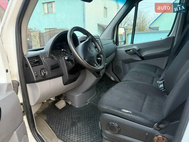Белый Мерседес Sprinter, объемом двигателя 2.2 л и пробегом 600 тыс. км за 22500 $, фото 8 на Automoto.ua