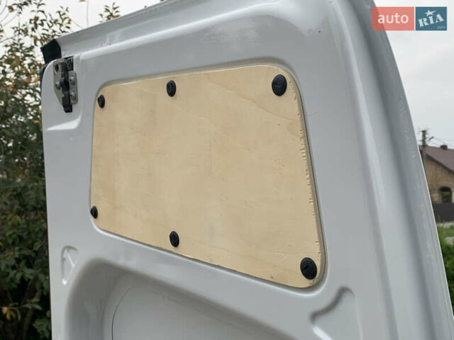 Белый Мерседес Sprinter, объемом двигателя 3 л и пробегом 310 тыс. км за 27990 $, фото 41 на Automoto.ua